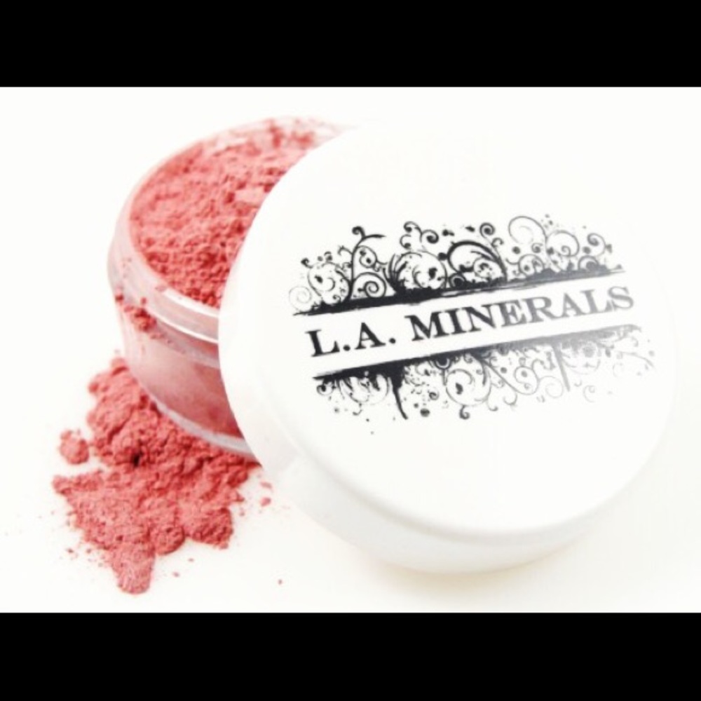 ‘Bare Beauty’ Mineral Blush by LA Minerals